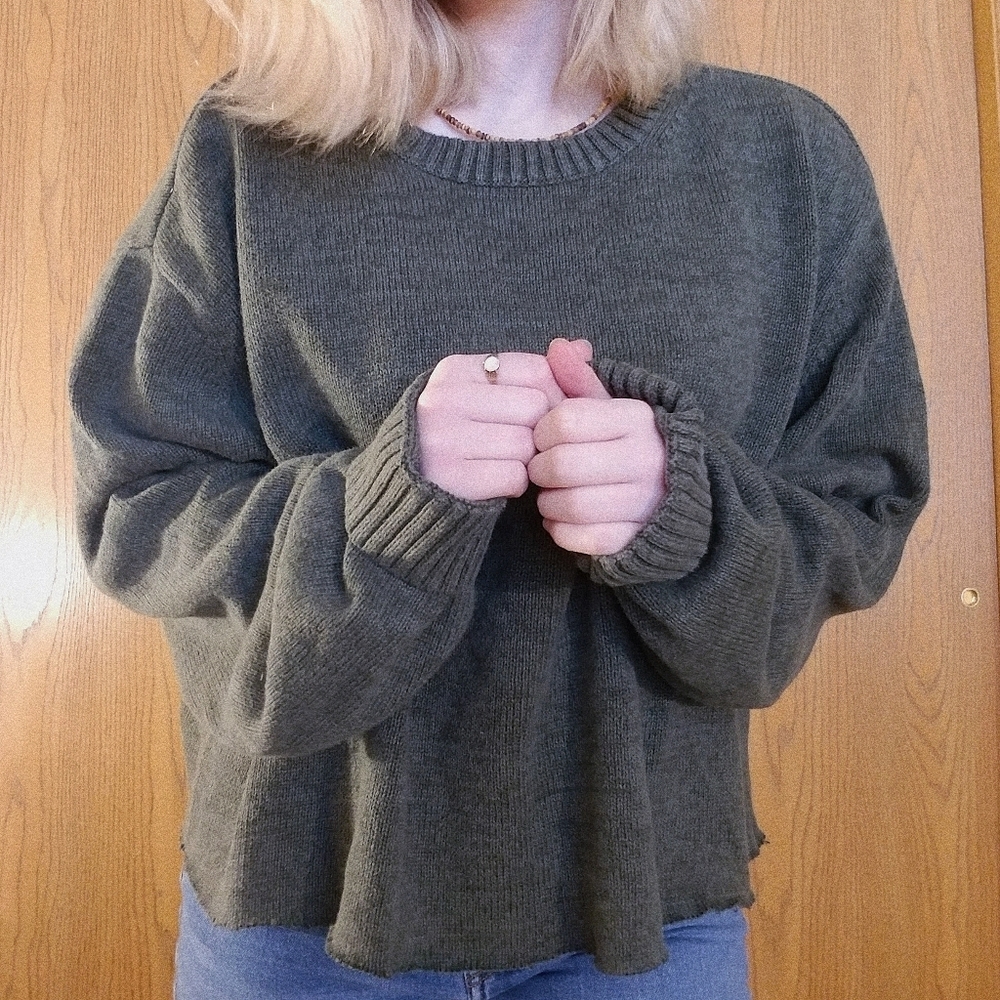 LAST CHANCE: VINTAGE cropped sweater